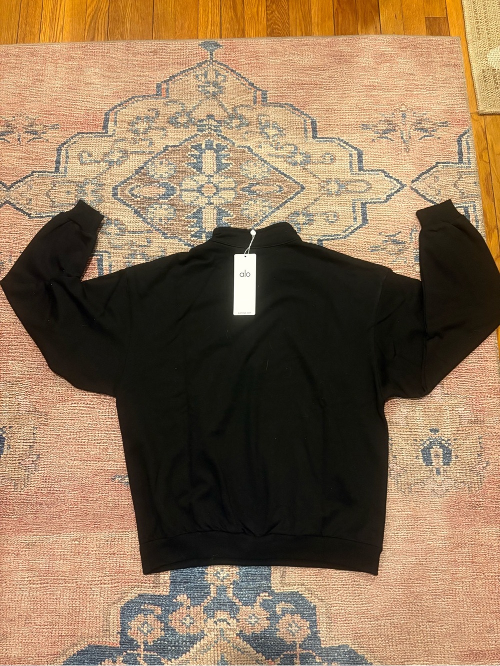 ALO Yoga Men’s Black Half-Zip Sweatshirt - Picture 6 of 6